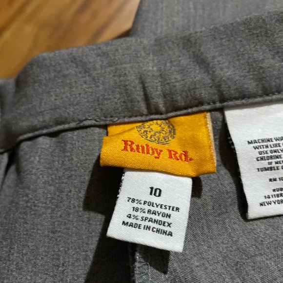 Ruby Rd. Women’s Pleated Dress Pants Size 10 - Picture 12 of 14